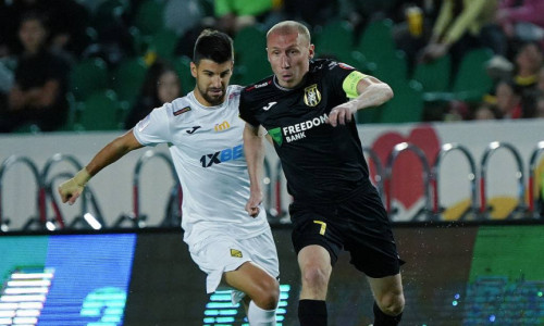 «Кайрат» победил «Женис» и возглавил турнирную таблицу