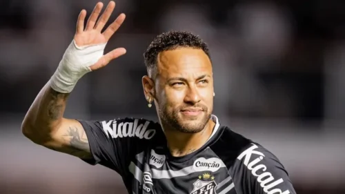 Неймар вернулся на поле после 10 матчей отсутствия и помог «Сантосу»